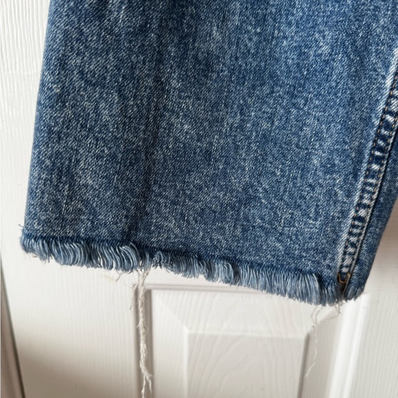 Hudson Women's Size 30 Straight Leg Frayed Hem Jeans - Picture 2 of 4